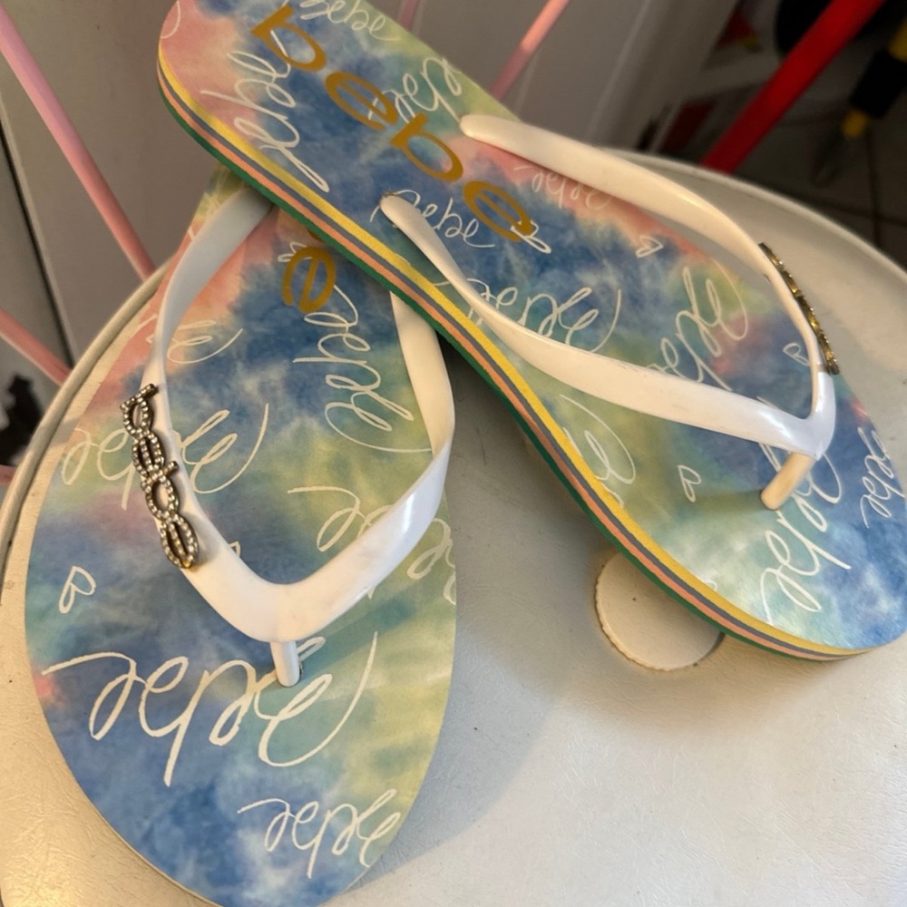 Bebe flip flops sz large 9/10